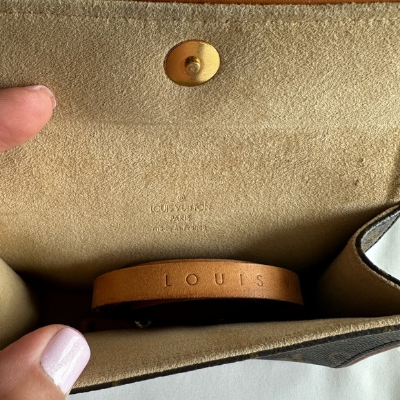 Louis Vuitton belt bag - Picture 10 of 11